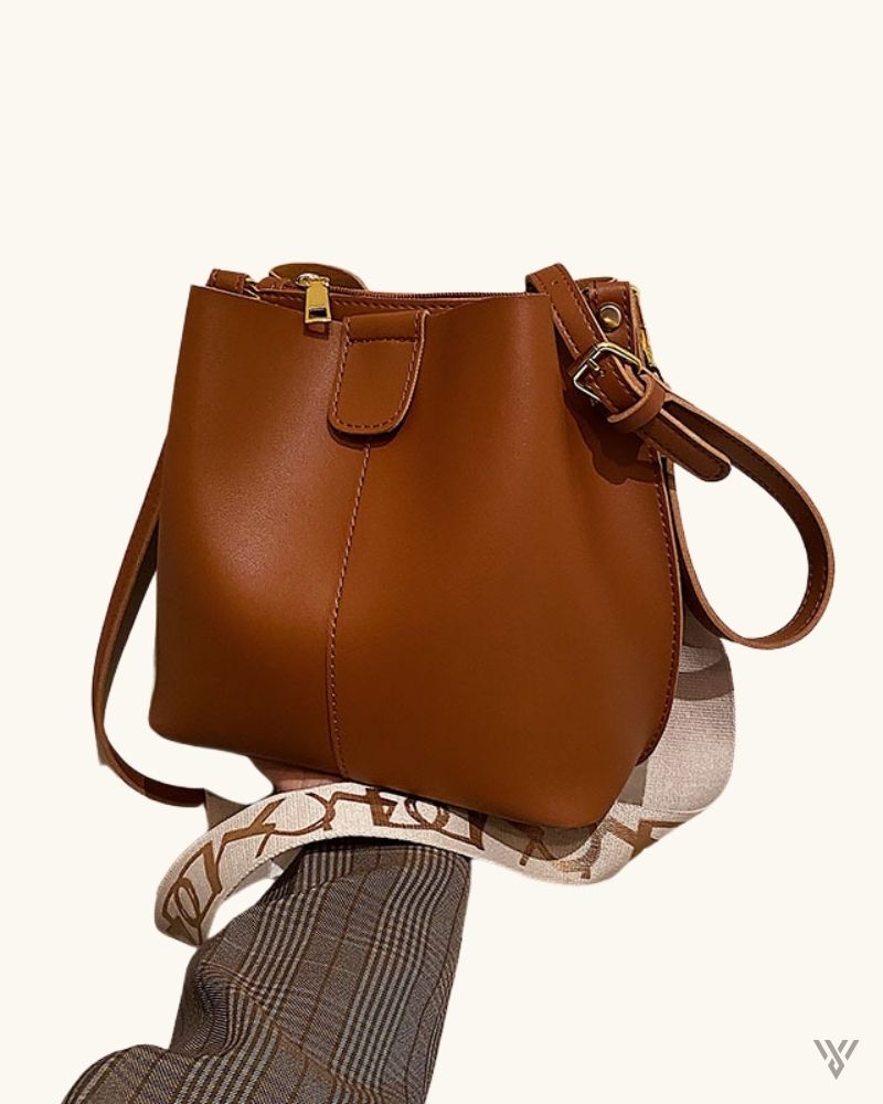 Lunelle Strap Bucket