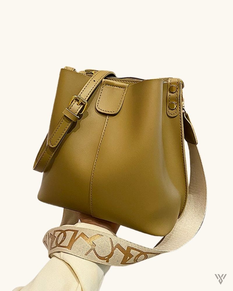 Lunelle Strap Bucket