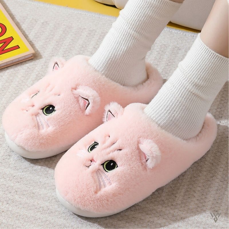 Cozy Paws Slippers - Kitty Cartoon Winter Slippers - Vayome - Pink - Lifestyle Shot